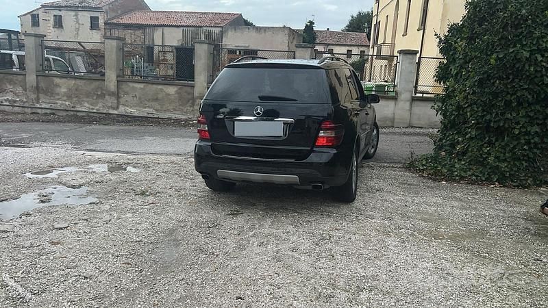 Usata Mercedes ML280 190 CV (139 kW) 2008 Nero SUV