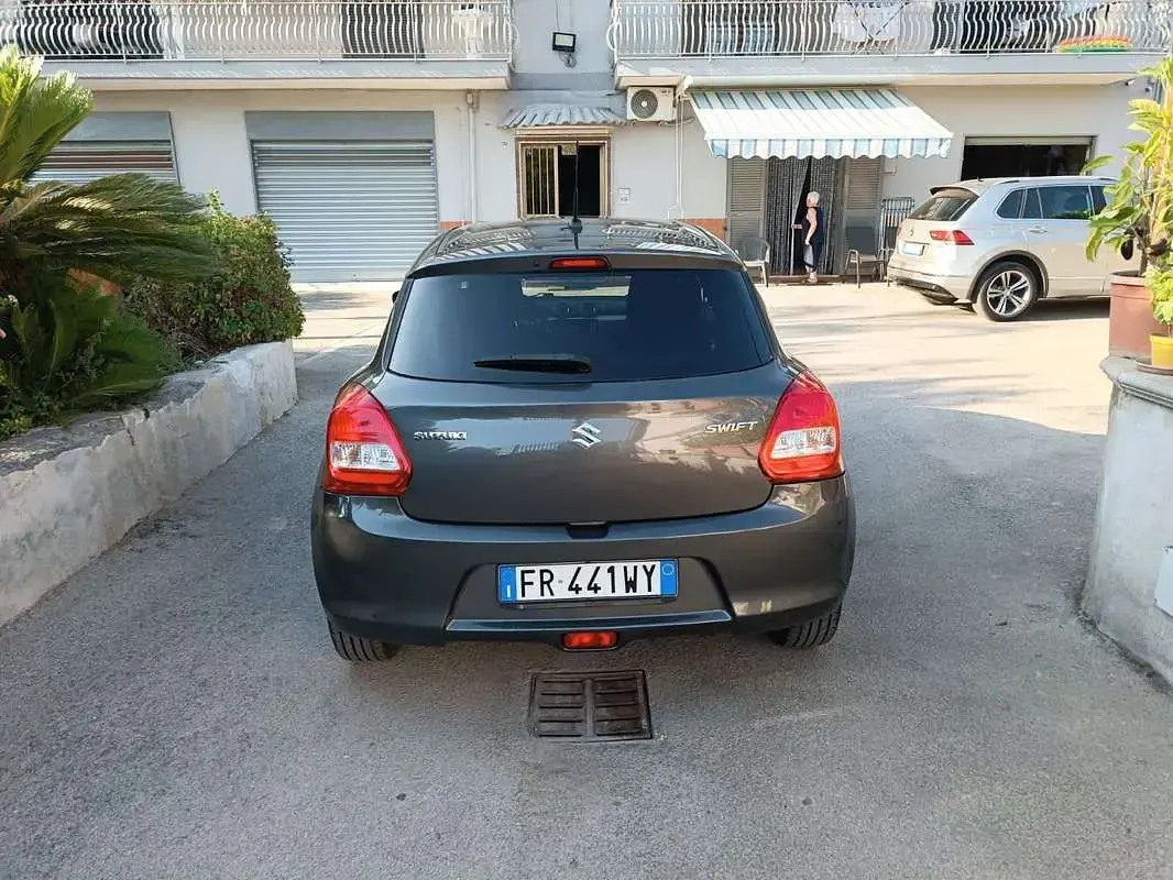Usata Suzuki Swift 90 CV (66 kW) 2018 Grigio Utilitaria