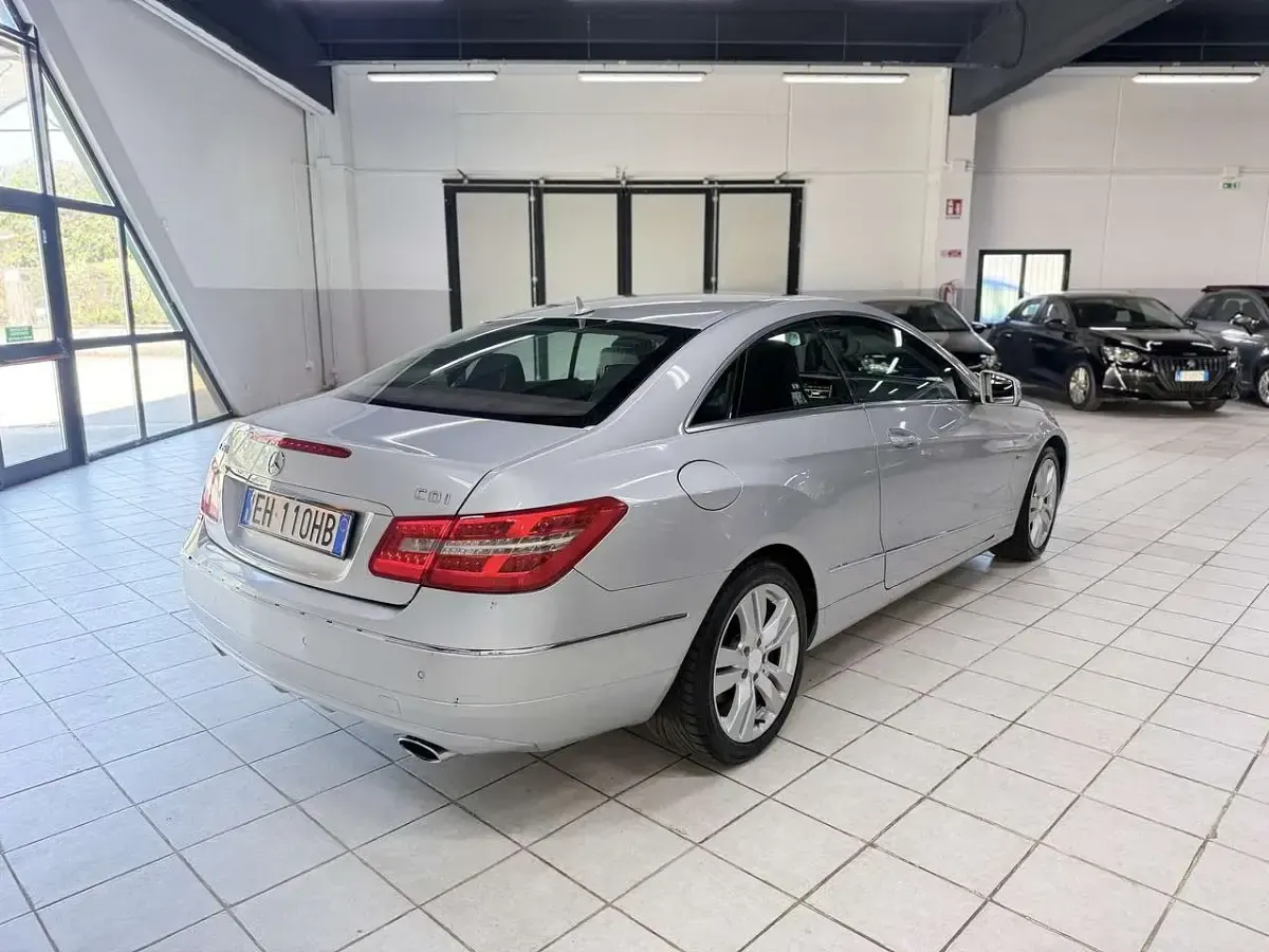 Usata Mercedes E350 Avantgarde 231 CV (169 kW) 2011 Grigio Coupé