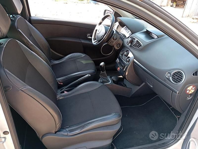 Usata Renault Clio II 75 CV (55 kW) 2008 Grigio Utilitaria