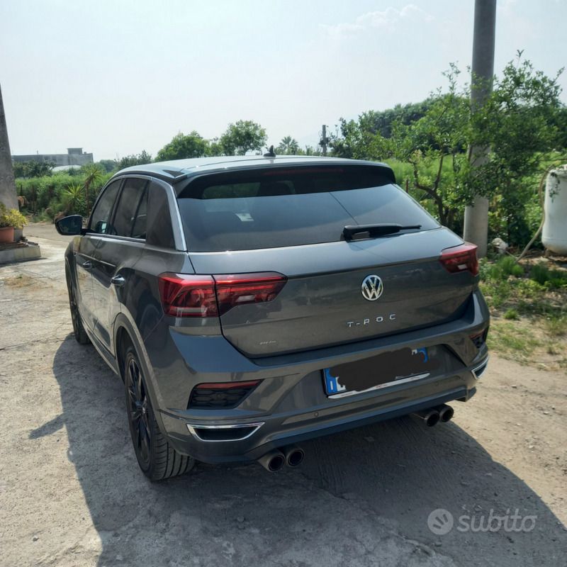 Usata VW T-Roc R-line 150 CV (110 kW) 2019 Grigio SUV