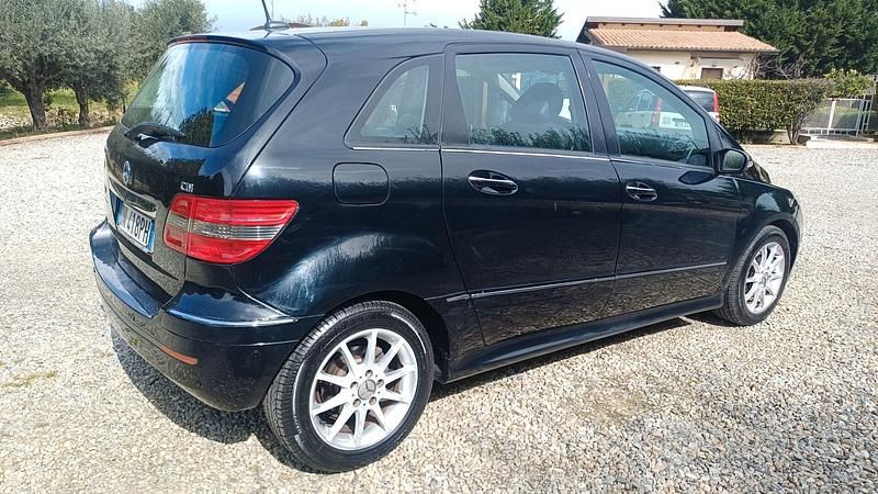 Usata Mercedes B200 140 CV (102 kW) 2008 Nero Monovolume