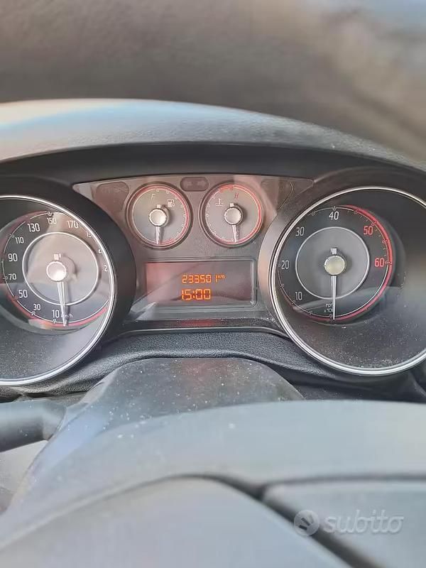 Usata Fiat Punto 75 CV (55 kW) 2015 Bianco Utilitaria