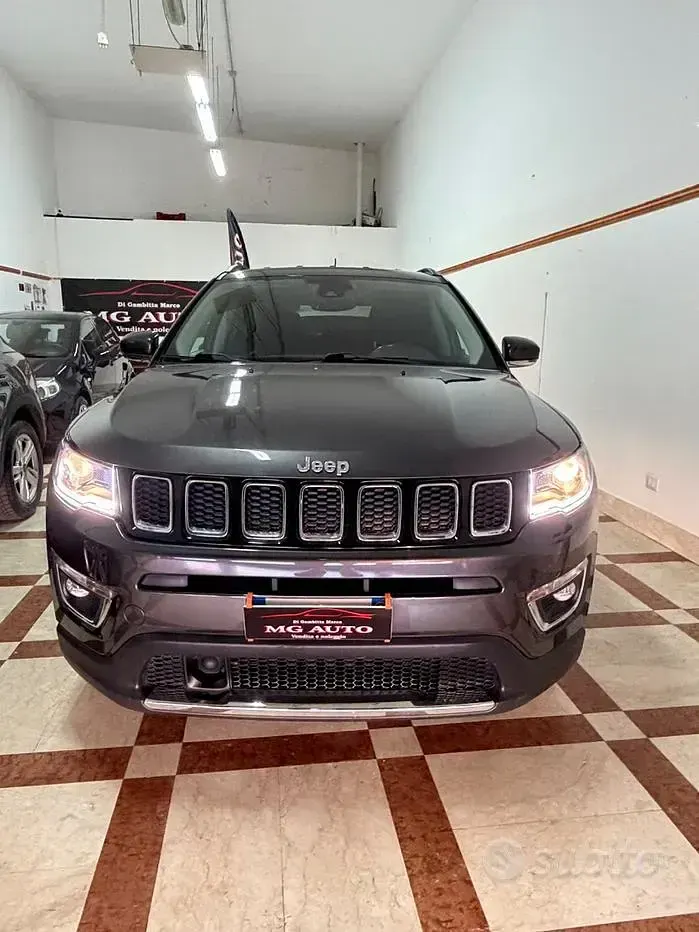 Usata Jeep Compass Limited 140 CV (102 kW) 2017 Grigio SUV