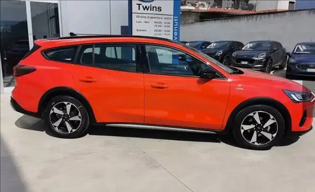 Usata Ford Focus Active 125 CV (91 kW) 2022 Rosso race Station wagon