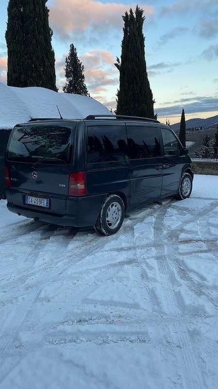 Usata Mercedes V220 122 CV (89 kW) 2002 Nero Monovolume