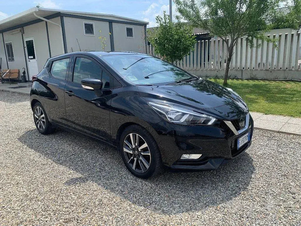 Usata Nissan Micra N-Connecta 90 CV (66 kW) 2017 Nero Utilitaria