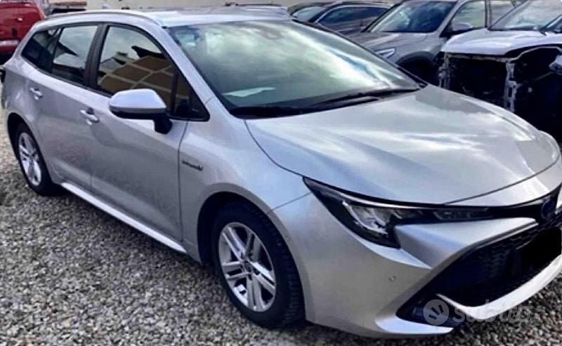 Grigio Usata 2021 Toyota Corolla Business Edition Station wagon | 16.900 € (Ottimo prezzo) - Immagine 1/4
