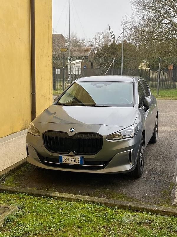 Grigio Usata 2023 BMW 218 Active Tourer Monovolume | 29.000 € (Ottimo prezzo) - Immagine 1/4