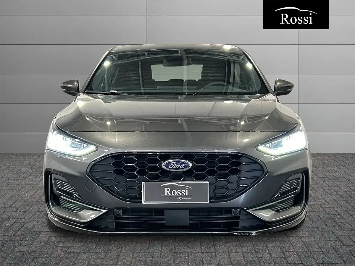 Usata Ford Focus ST-Line 116 CV (85 kW) 2024 Magnetic grey Berlina