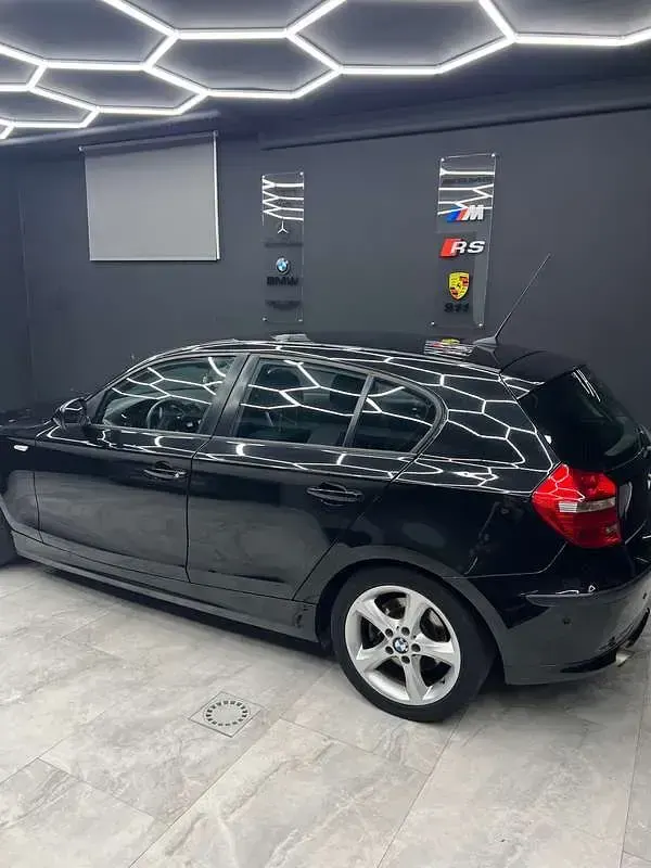 Usata BMW 118 Efficient Dynamics 143 CV (105 kW) 2010 Nero Utilitaria