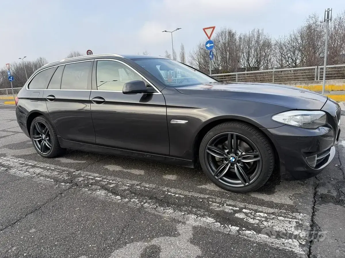 Usata BMW 520 184 CV (135 kW) 2013 Grigio Station wagon