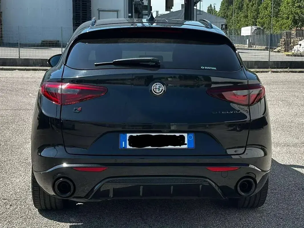 Usata Alfa Romeo Stelvio Veloce 209 CV (153 kW) 2021 Nero SUV