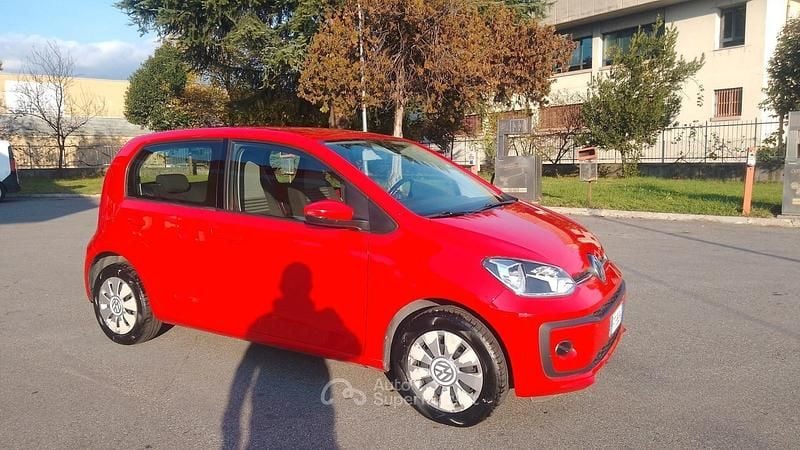 Usado VW up! 68 CV (50 kW) 2018 Rojo Utilitario