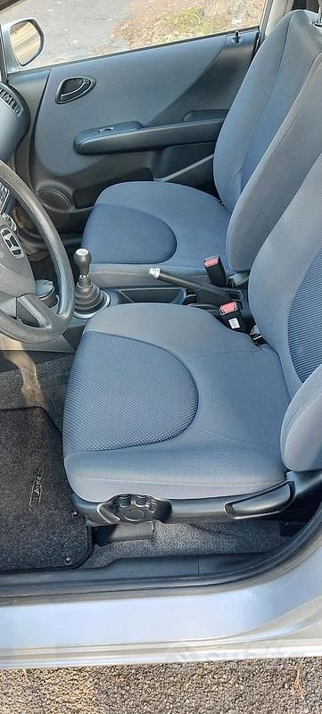 Usata Honda Jazz LS 78 CV (57 kW) 2003 Grigio Utilitaria
