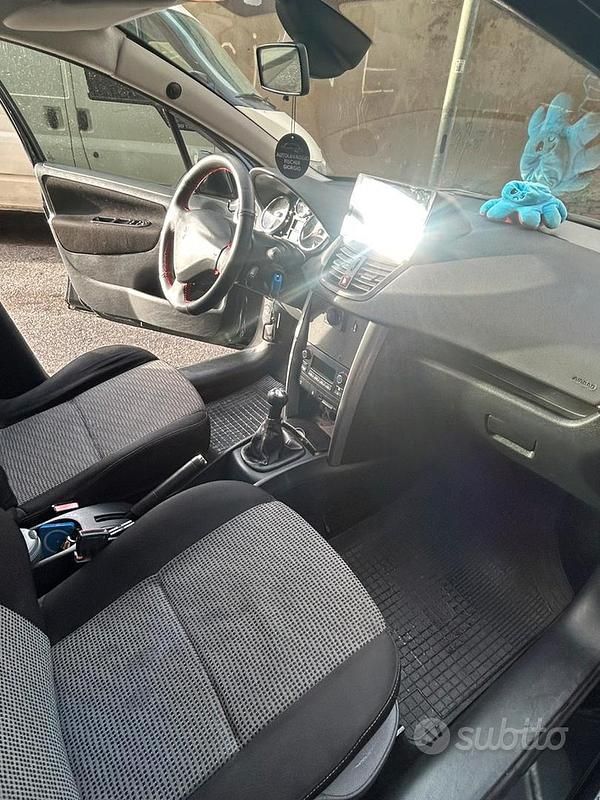 Usata Peugeot 207 70 CV (51 kW) 2009 Utilitaria