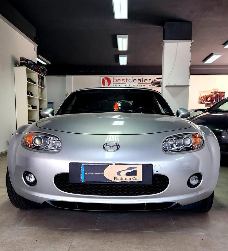 Usata Mazda MX5 126 CV (92 kW) 2006 Argento Cabrio