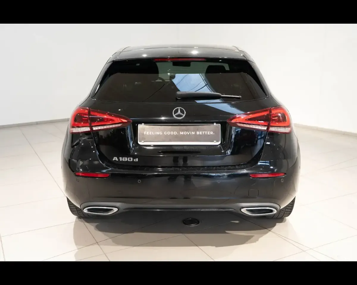 Begagnad Mercedes A180 Premium 116 HK (85 kW) 2019 Svart Sedan