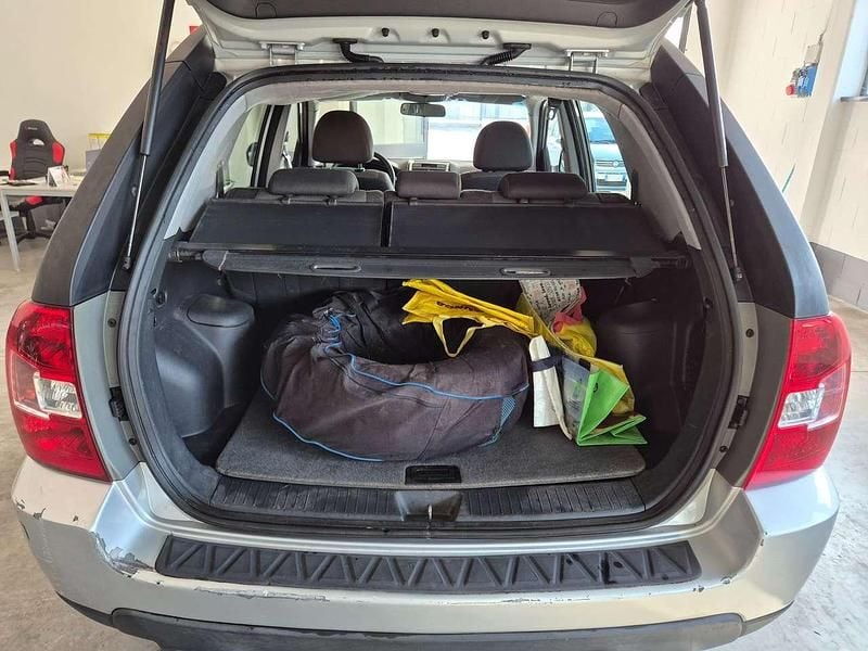 Usata Kia Sportage Active 141 CV (103 kW) 2008 Grigio SUV