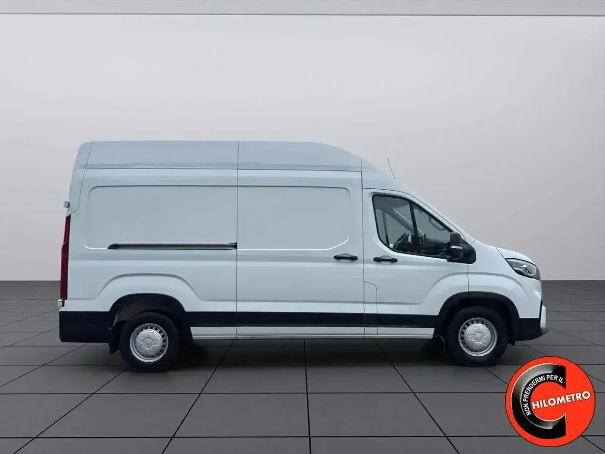 Usata Maxus V90 150 CV (110 kW) 2023 Bianco pastello Furgone