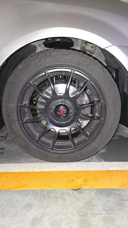 Usata Toyota Corolla 192 CV (141 kW) 2002 Grigio Berlina