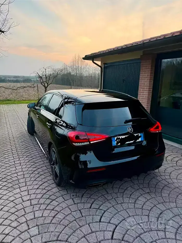 Usata Mercedes A200 AMG line 150 CV (110 kW) 2023 Nero Berlina