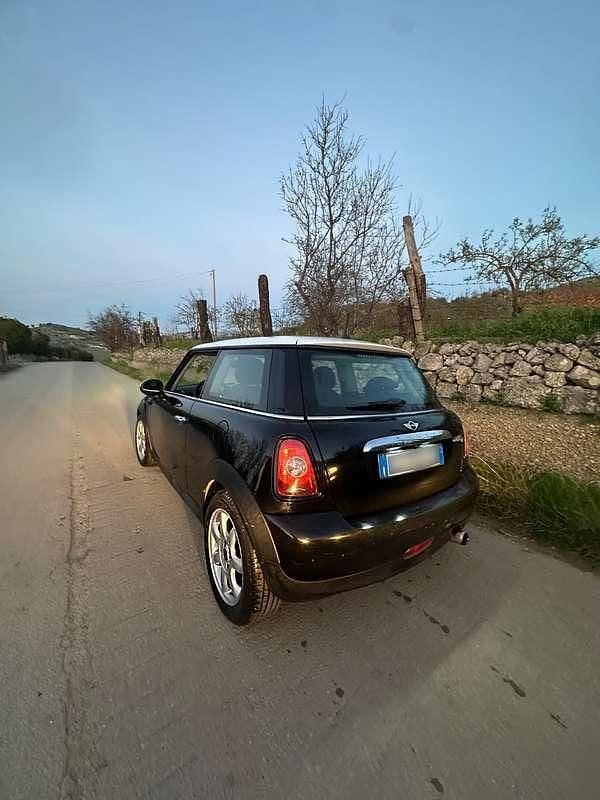 Usata Mini Cooper D 109 CV (80 kW) 2010 Utilitaria