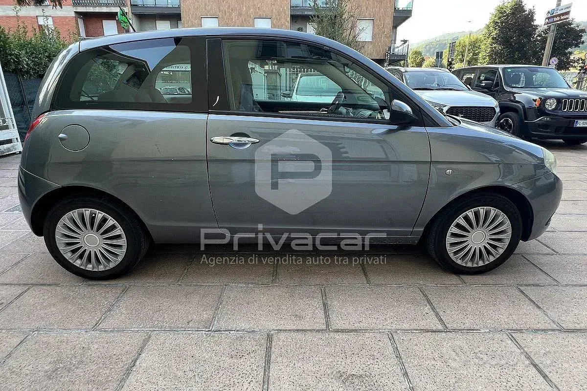 Usata Lancia Ypsilon 60 CV (44 kW) 2008 Grigio Utilitaria