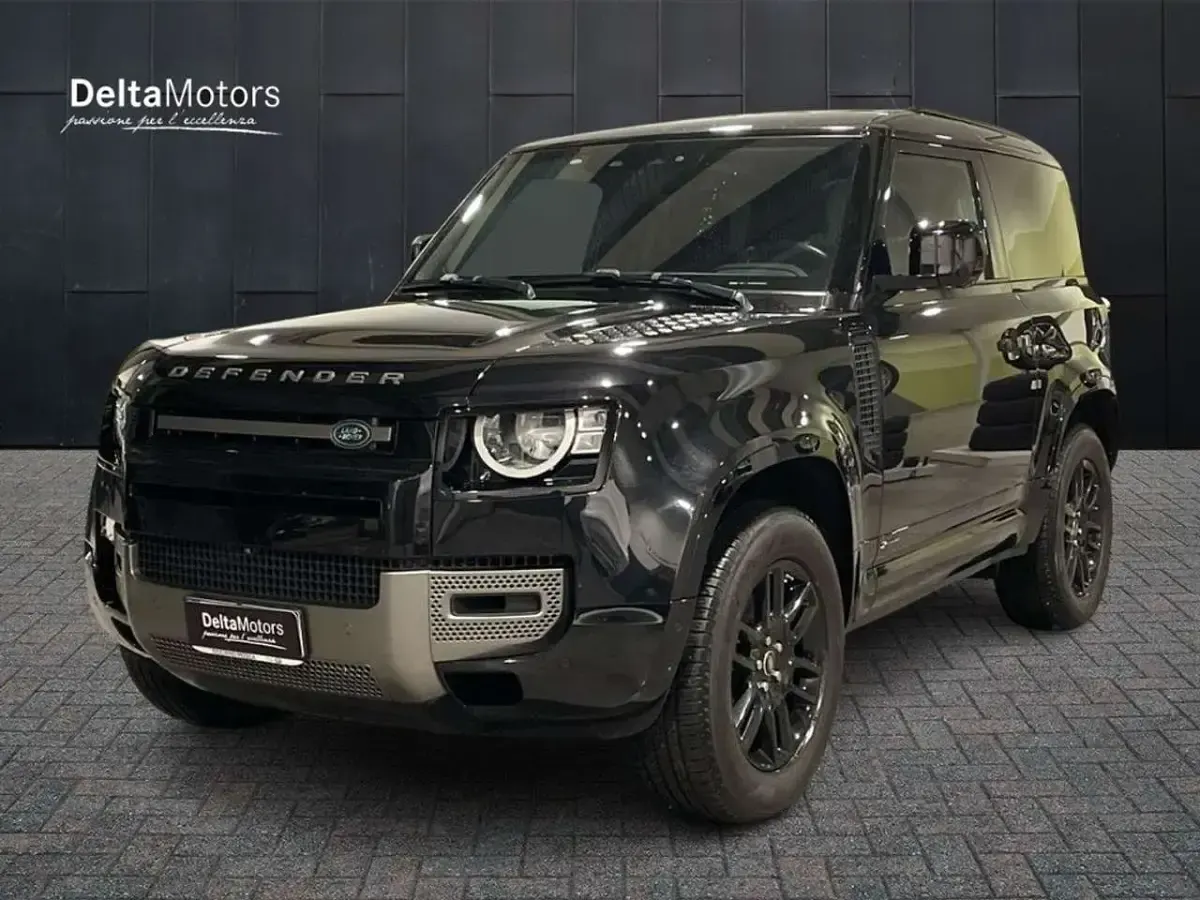 Käytetty Land Rover Defender SE Dynamic 200 HP (147 kW) 2021 Katumaasturi