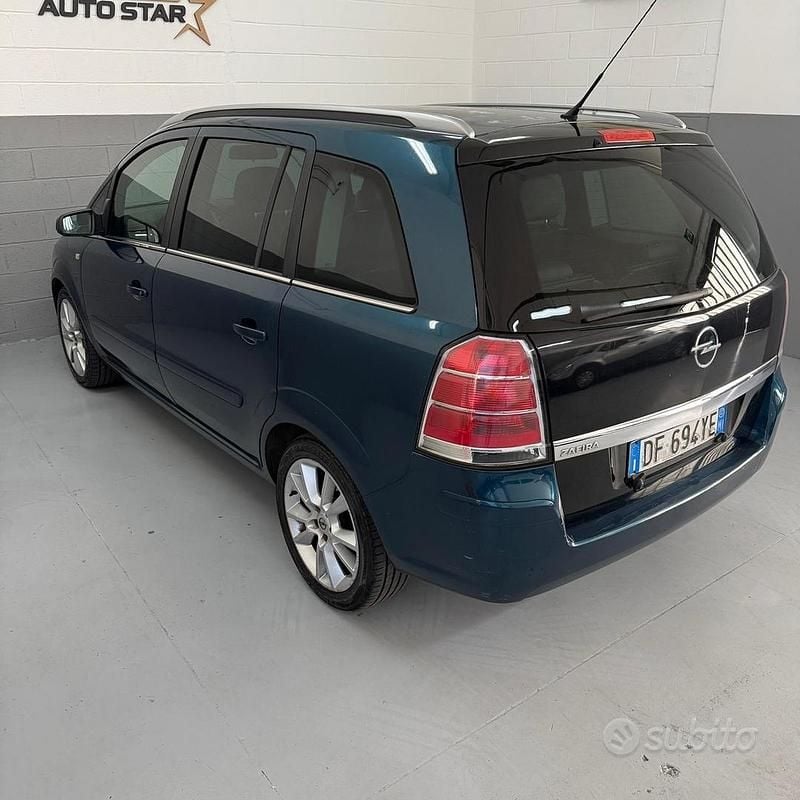 Usata Opel Zafira Cosmo 120 CV (88 kW) 2007 Blu Monovolume