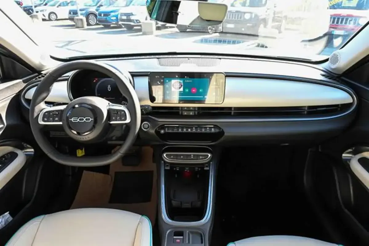Nuova Fiat 600 La Prima 101 CV (74 kW) 2025 Blu SUV