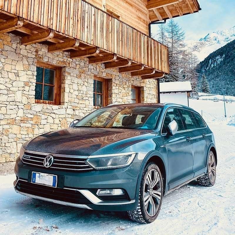 Usata VW Passat Alltrack 190 CV (139 kW) 2017 Grigio Station wagon