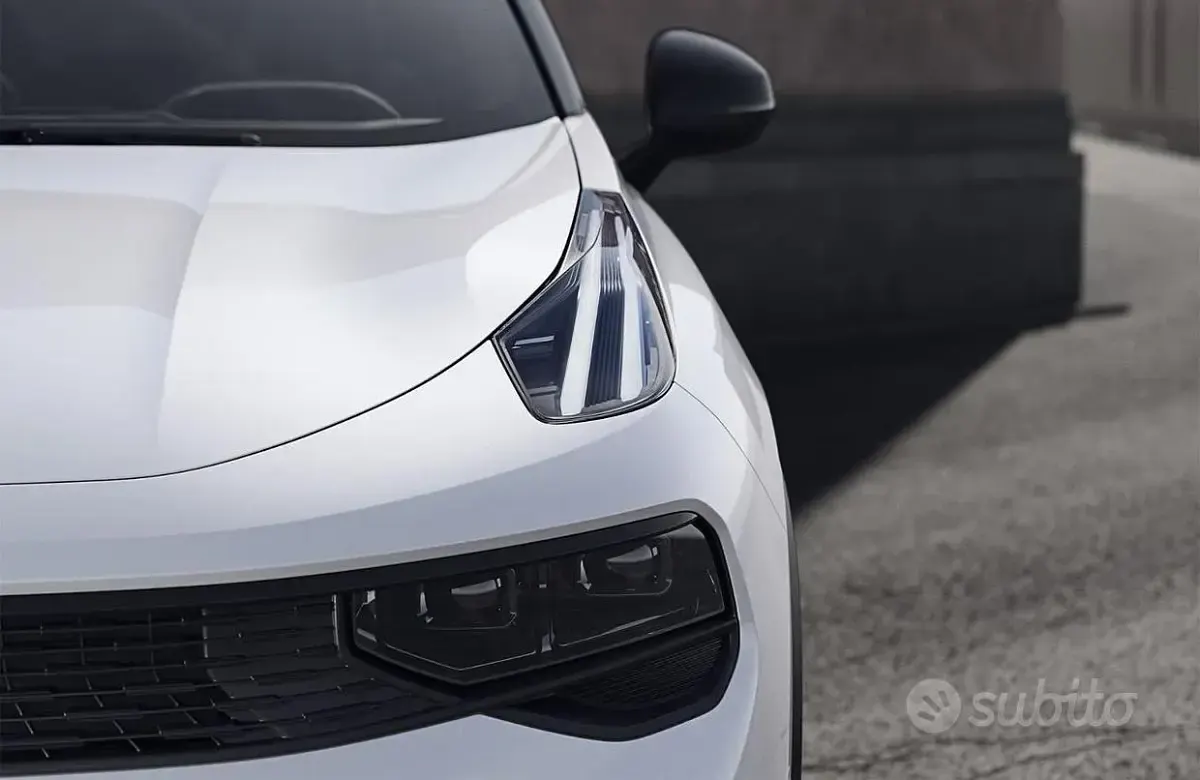 Nuova Lynk & Co 01 280 CV (205 kW) 2025 Bianco SUV