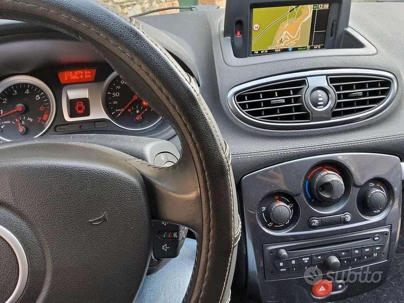 Usata Renault Clio II Luxe 101 CV (74 kW) 2011 Nero Berlina