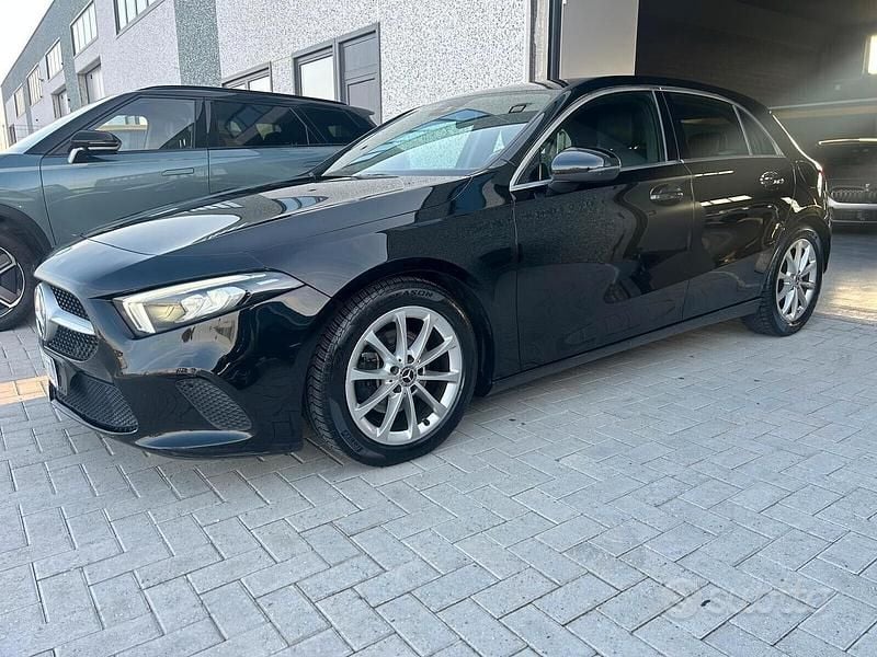Usata Mercedes A180 116 CV (85 kW) 2021 Nero Berlina