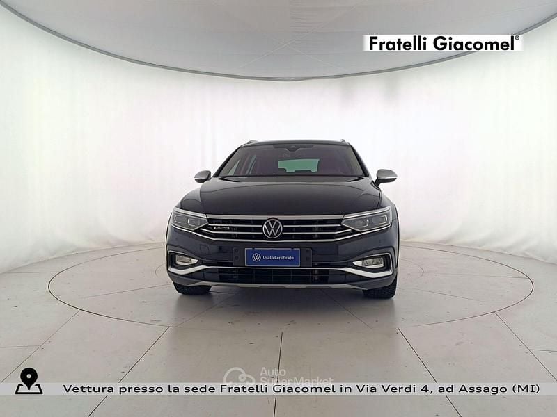 Usata VW Passat Alltrack 200 CV (147 kW) 2022 Nero Station wagon