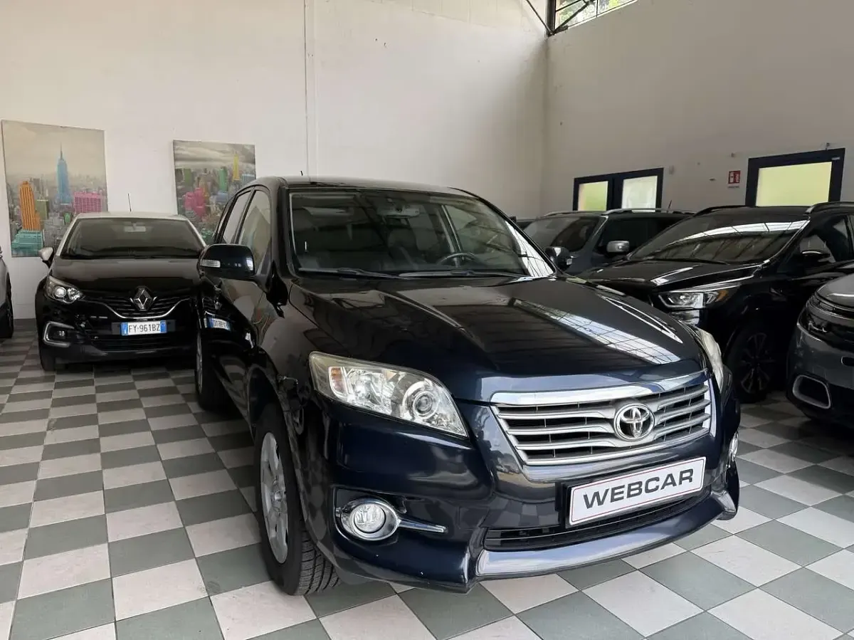 Usata Toyota RAV4 Luxury 158 CV (116 kW) 2011 Grigio SUV