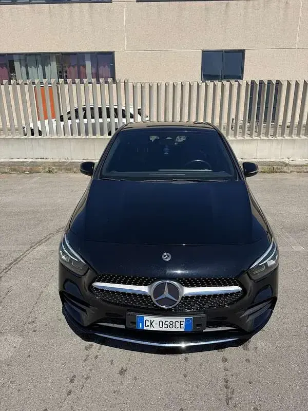 Usata Mercedes B180 Premium 116 CV (85 kW) 2022 Utilitaria
