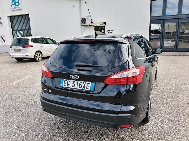 Usata Ford Focus 115 CV (84 kW) 2011 Nero Station wagon