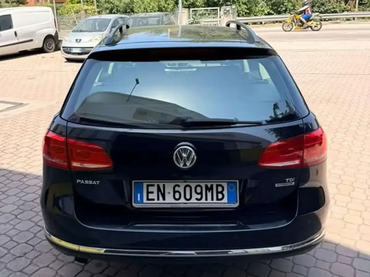 Usata VW Passat Comfortline 105 CV (77 kW) 2012 Nero Station wagon