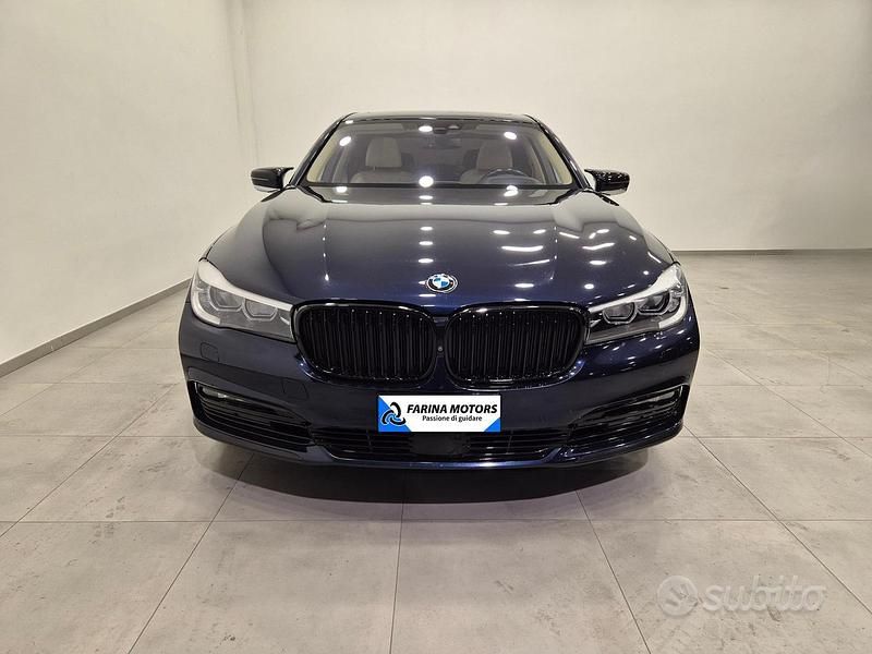 Usata BMW 730 Luxury Line 265 CV (194 kW) 2016 Blu/azzurro Berlina