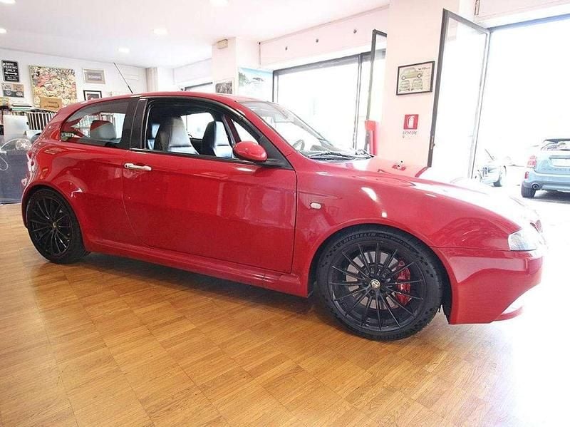Usata Alfa Romeo 147 GTA 250 CV (183 kW) 2003 Rosso alfa 130 Utilitaria