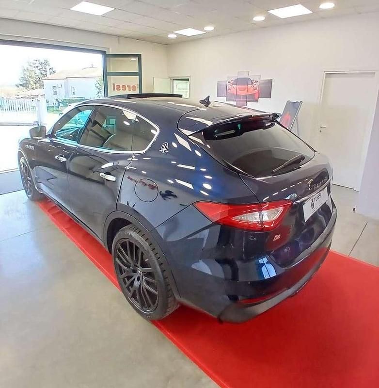 Usata Maserati Levante 275 CV (202 kW) 2020 Azzurro astro SUV