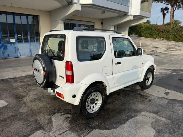Usata Suzuki Jimny 85 CV (62 kW) 2011 Bianco SUV