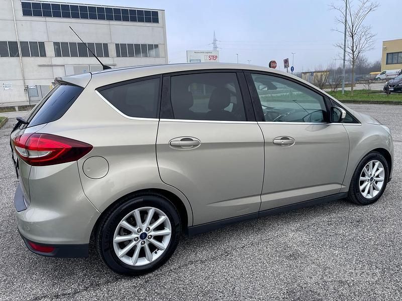 Usata Ford C-MAX Titanium 120 CV (88 kW) 2016 Grigio Monovolume