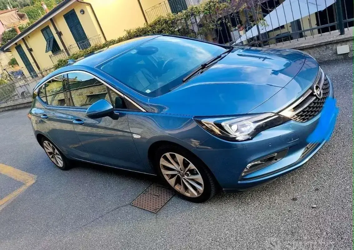 Käytetty Opel Astra Innovation 136 HP (100 kW) 2016 Sininen Sedan