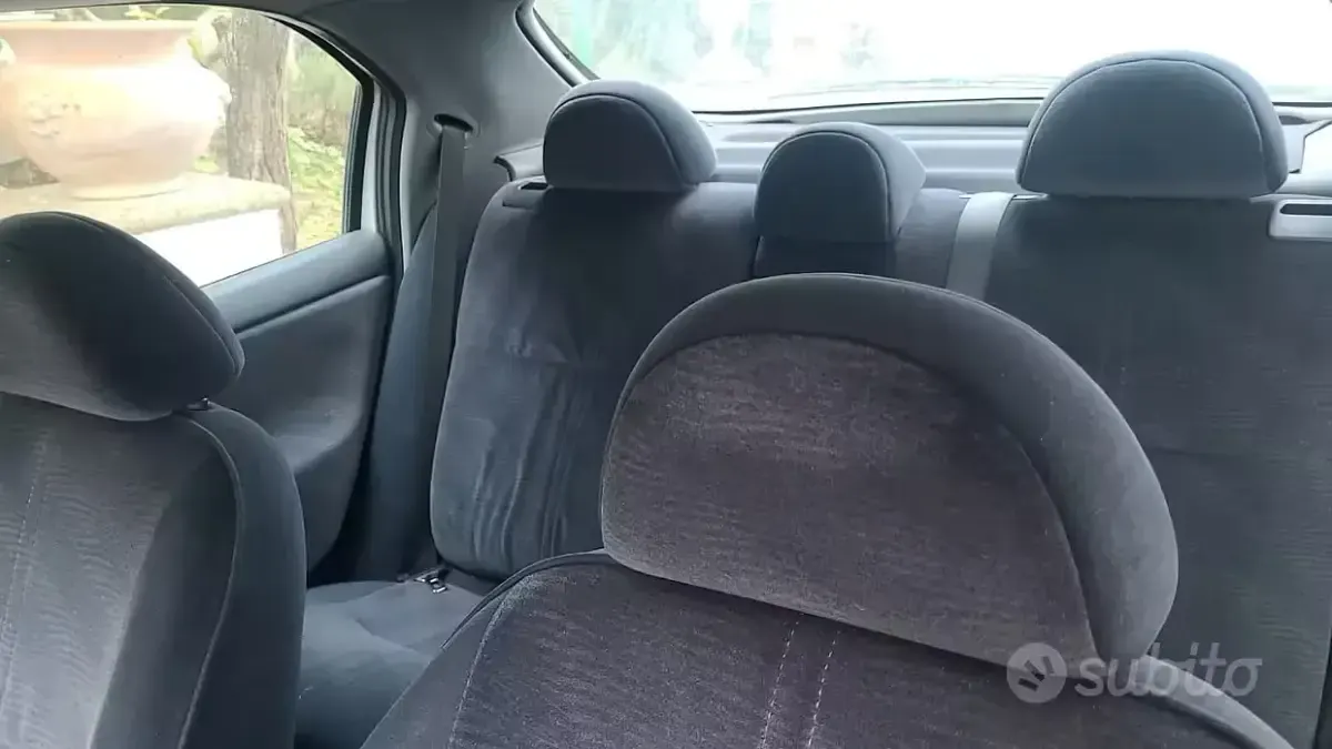 Usata Ford Mondeo 90 CV (66 kW) 1998 Grigio Cabrio