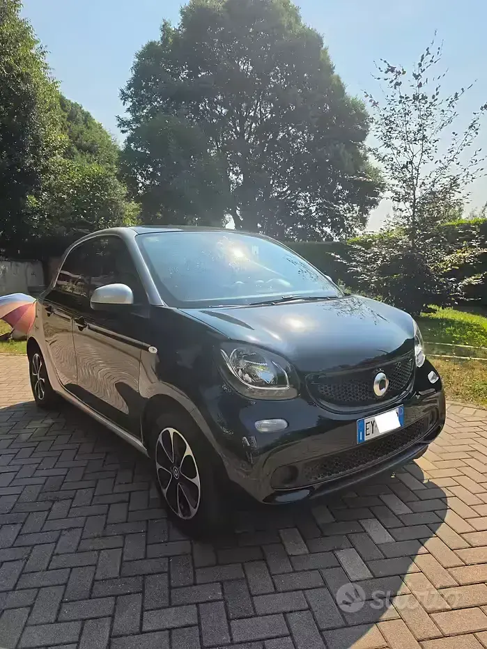 Usata Smart ForFour 71 CV (52 kW) 2015 Nero Utilitaria