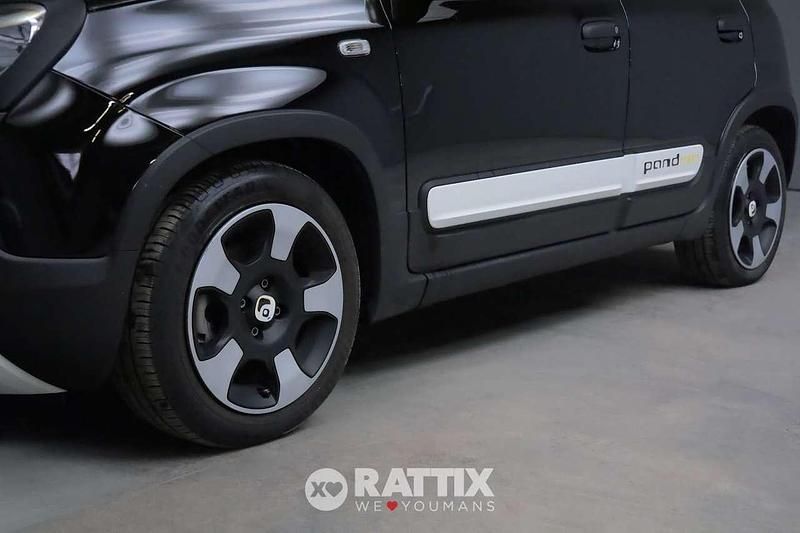 Usata Fiat Panda Cross Cross 69 CV (50 kW) 2025 Nero cinema Utilitaria