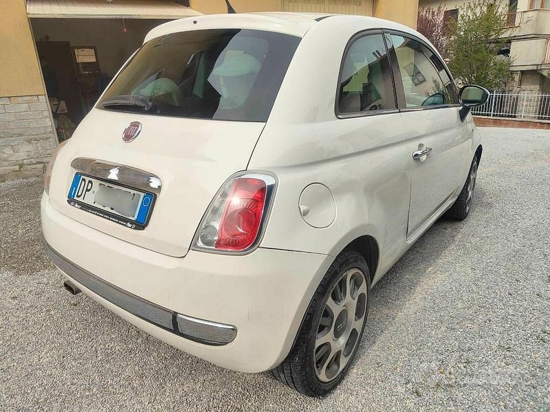 Usata Fiat 500 Lounge 69 CV (50 kW) 2008 Bianco Utilitaria